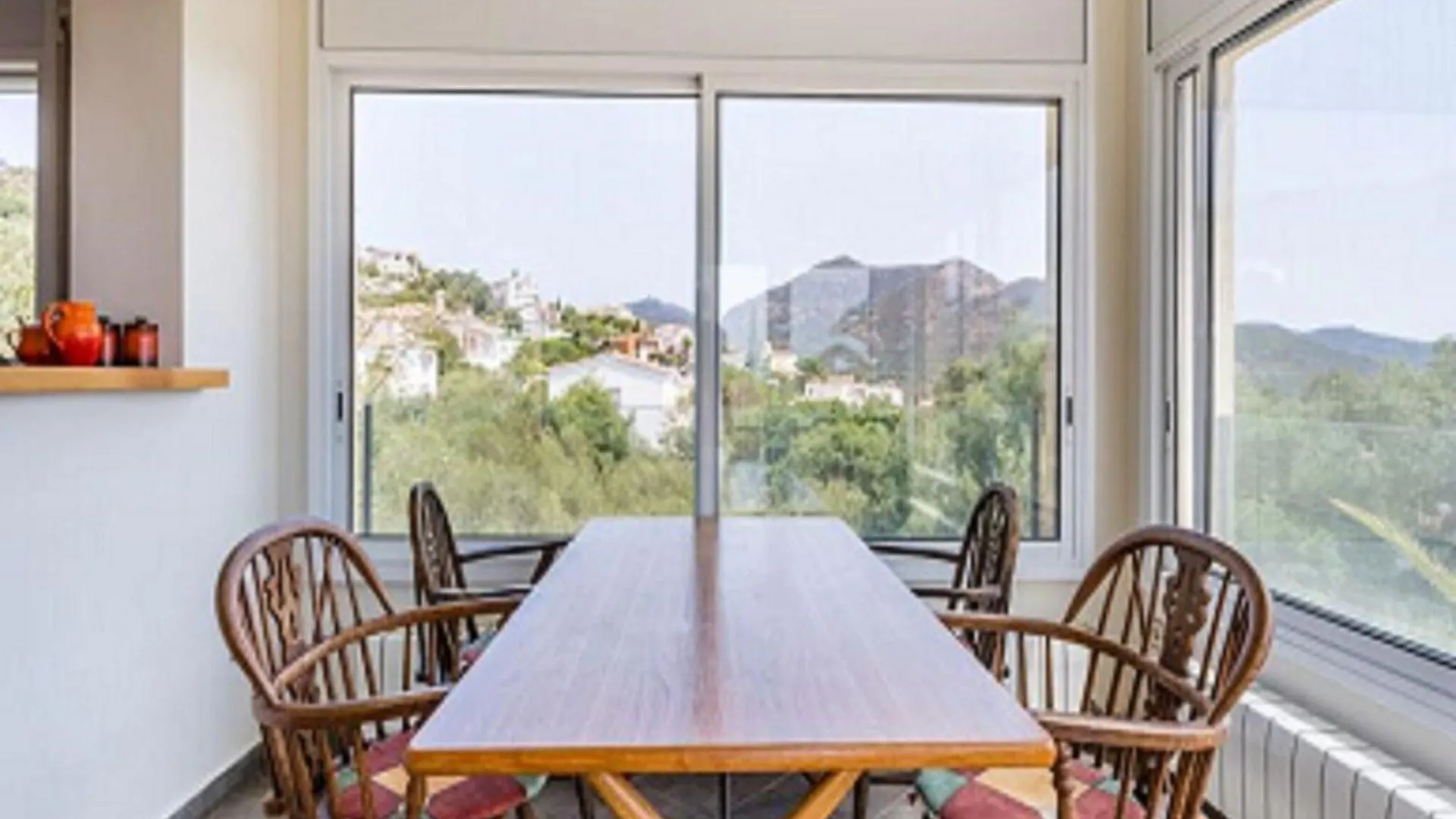 Modern Apartment In Roses With Swimming Pool Spanien