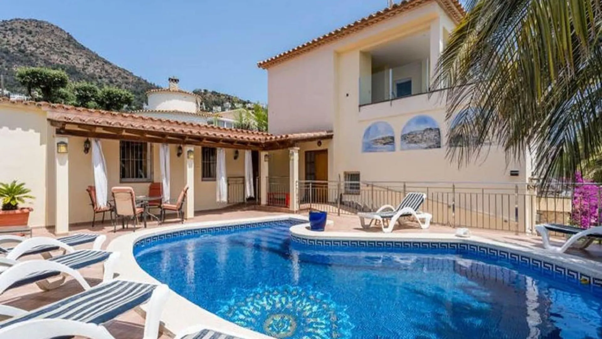 Modern Apartment In Roses With Swimming Pool España