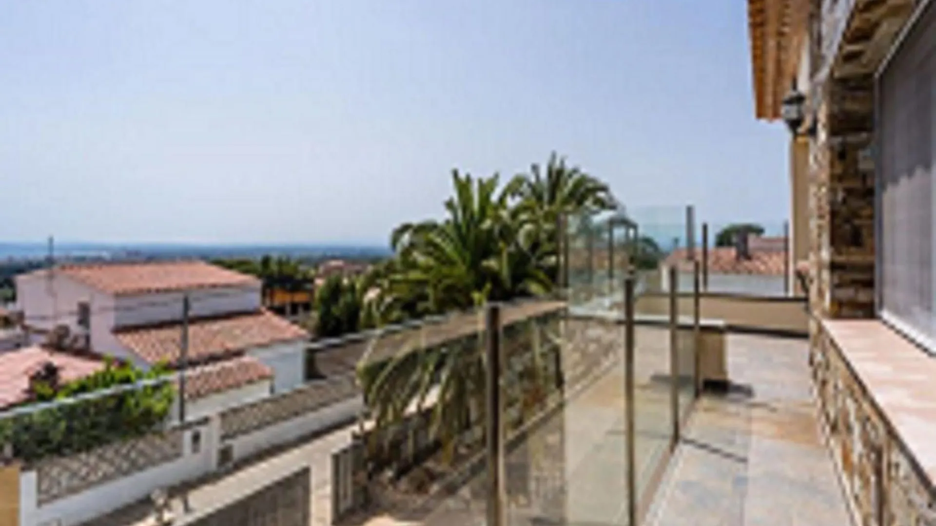 Modern Apartment In Roses With Swimming Pool