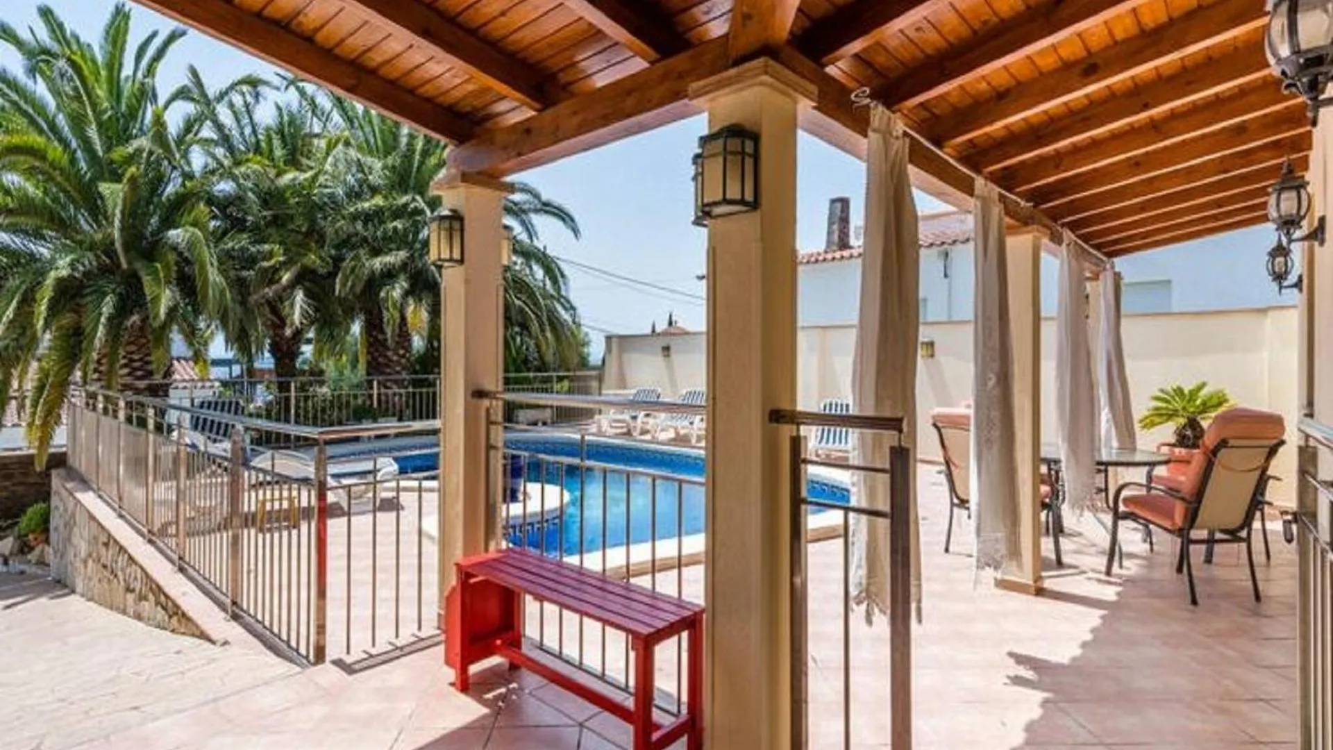 Modern Apartment In Roses With Swimming Pool Spain