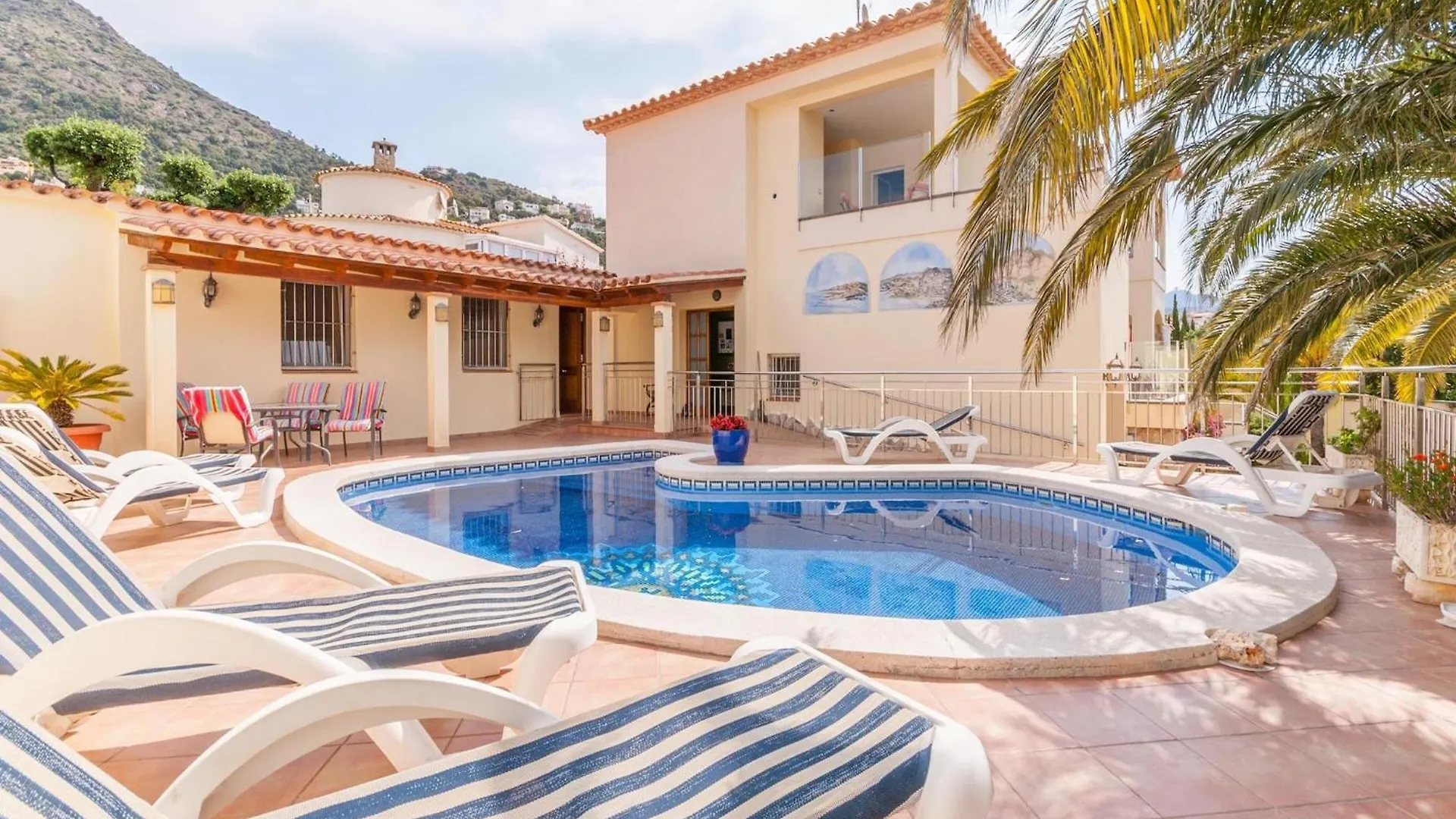 Modern Apartment In Roses With Swimming Pool